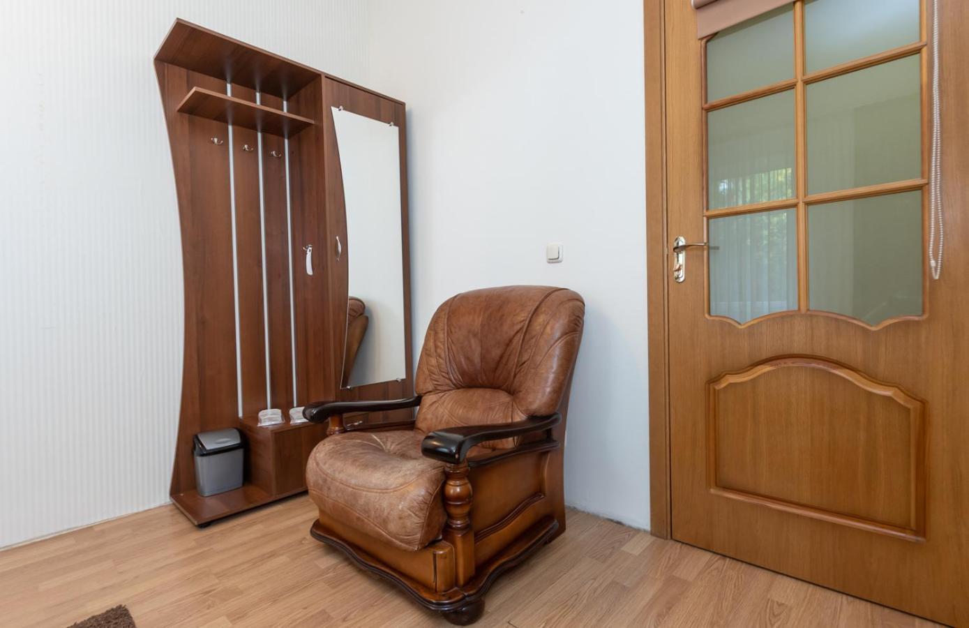 Mini-Hotel Guest Residence Kyiv Exterior photo